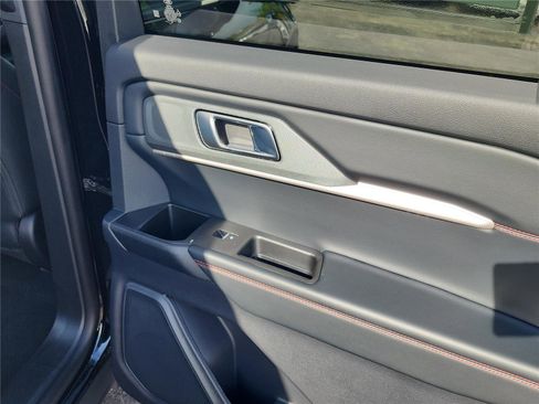 New 2026 Ford Explorer ST-Line w/ ST-Line Street Pack image 18