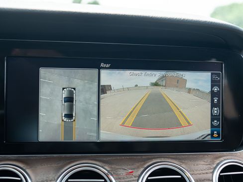 Used 2019 Mercedes-Benz E 450 4MATIC Sedan w/ Premium Package image 32