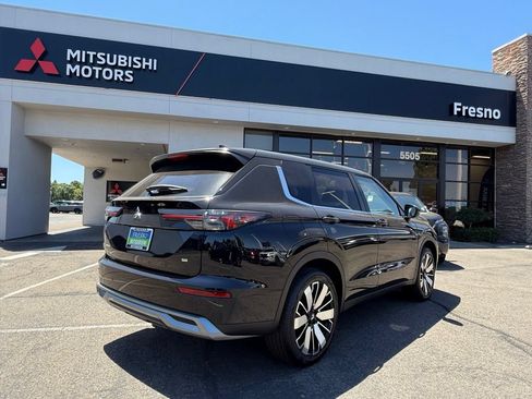 New 2026 Mitsubishi Outlander SE FWD image 9