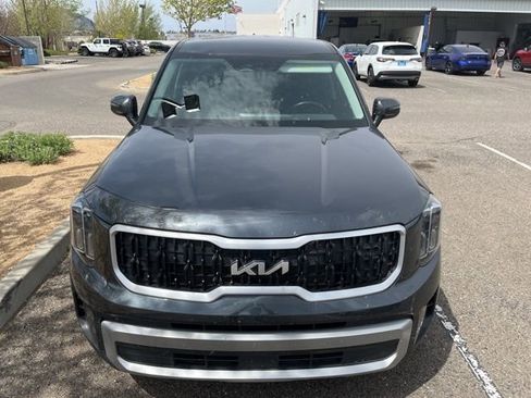 Used 2023 Kia Telluride LX image 6