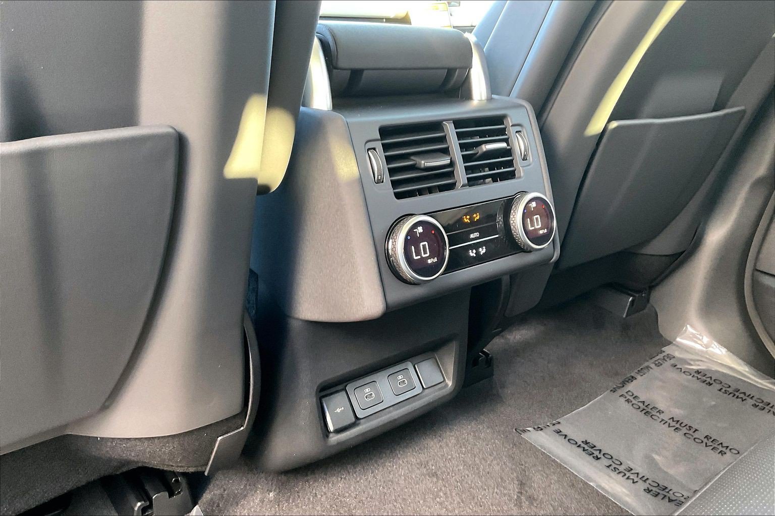 New 2026 Land Rover Discovery Limited Edition AWD/4WD image 26