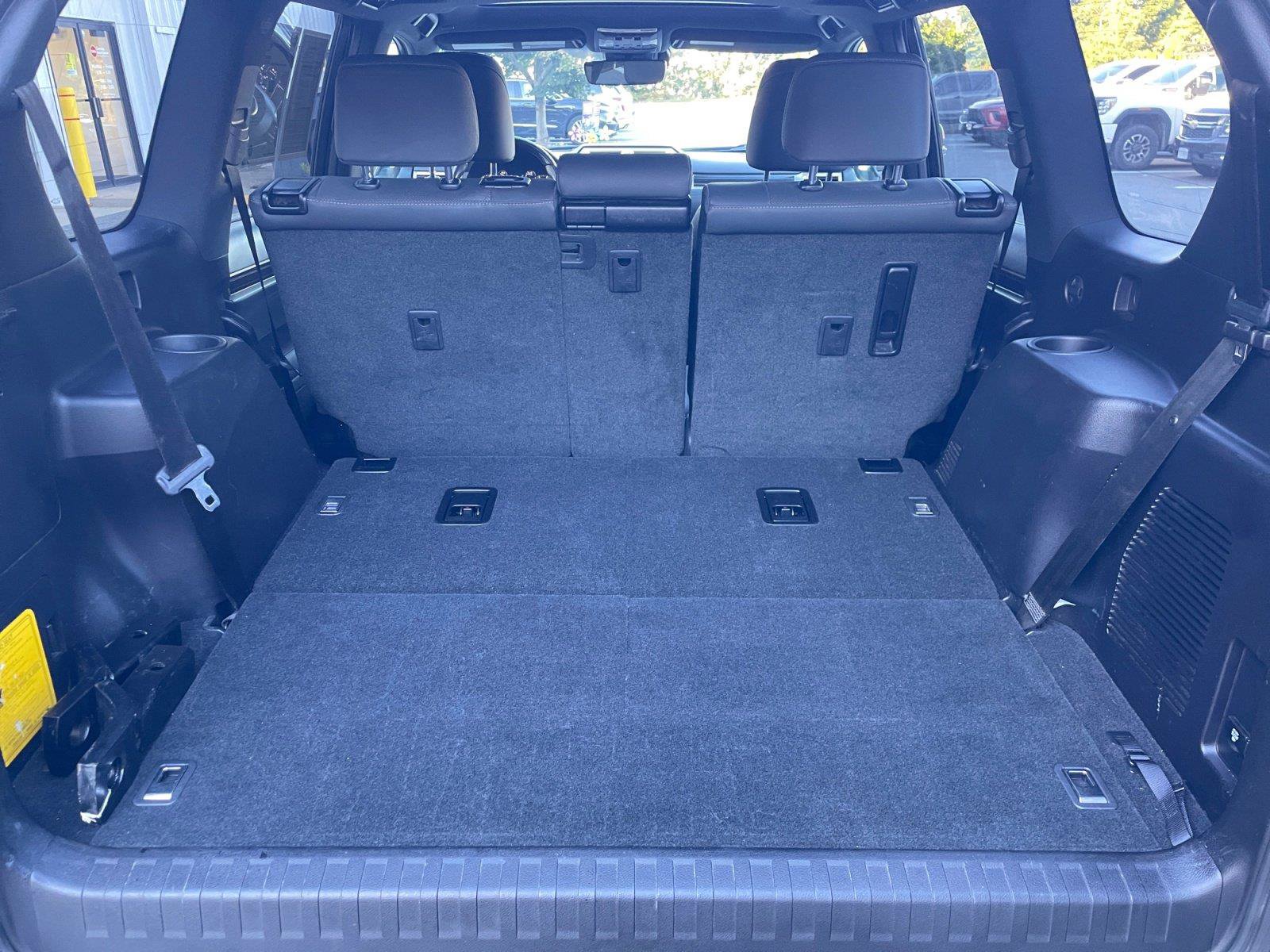 Used 2020 Lexus GX 460 Premium w/ Premium Package AWD/4WD image 18