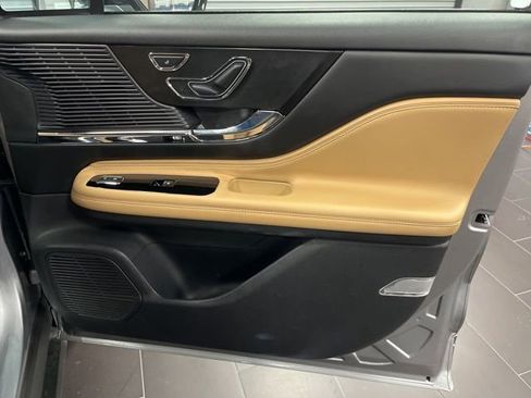 Used 2022 Lincoln Corsair Grand Touring image 11