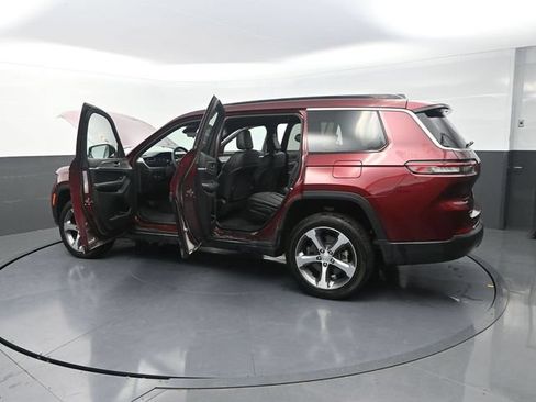 Used 2025 Jeep Grand Cherokee L Limited AWD/4WD image 44