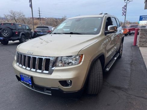 Used 2011 Jeep Grand Cherokee Overland image 3