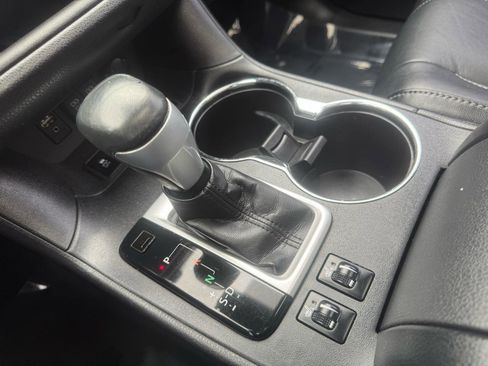 Used 2017 Toyota Highlander SE image 54