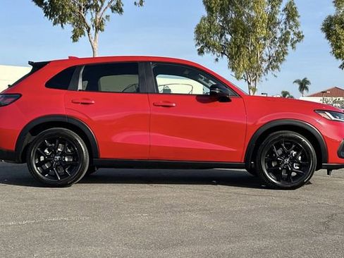 Certified 2025 Honda HR-V Sport image 3