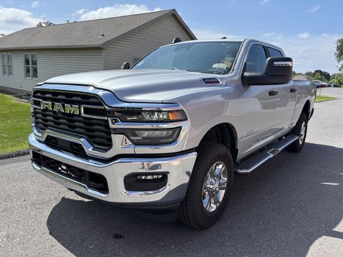 Used 2026 RAM 2500 Big Horn AWD/4WD image 7
