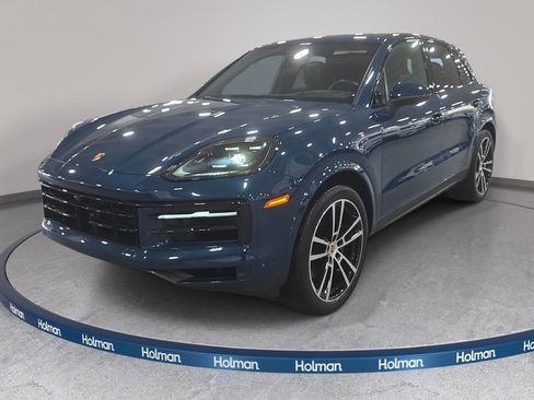 Used 2024 Porsche Cayenne AWD/4WD image 1