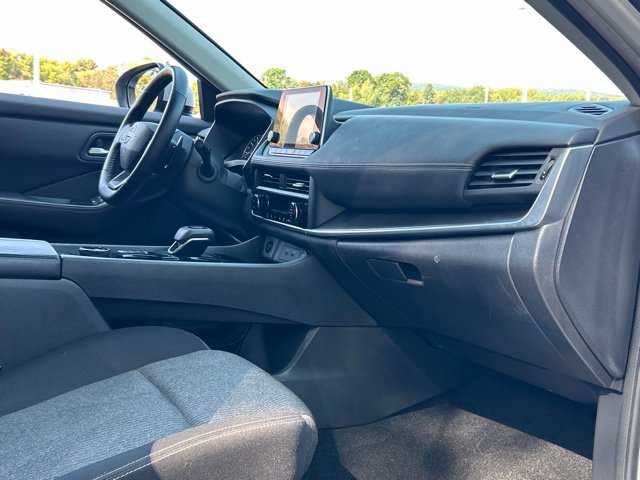 Used 2025 Nissan Rogue SV AWD/4WD image 32