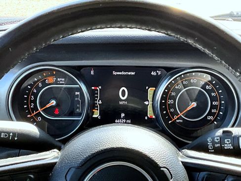 Used 2023 Jeep Wrangler Unlimited Sport AWD/4WD image 12