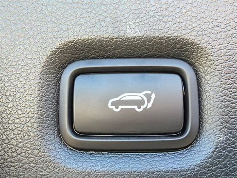 Used 2019 Hyundai Santa Fe FWD image 19