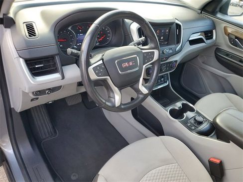 Used 2020 GMC Terrain SLE w/ Driver Convenience Package image 6