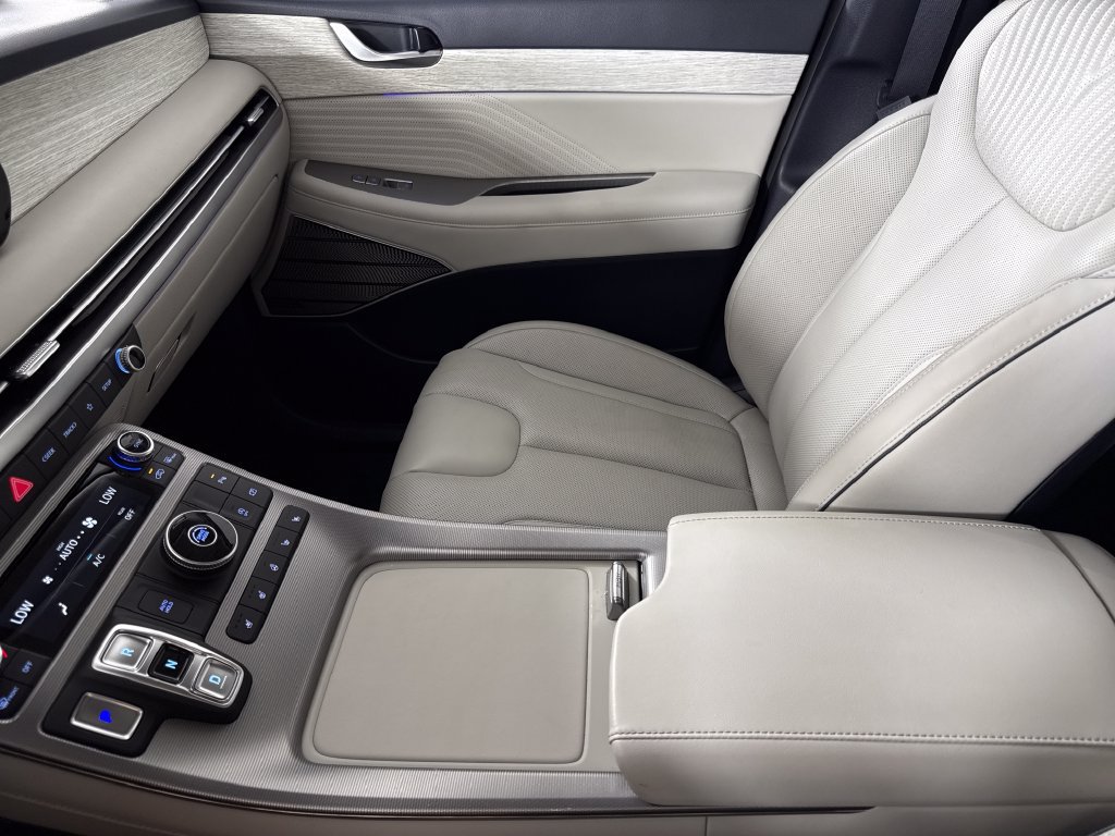 Used 2025 Hyundai Palisade Calligraphy FWD image 25