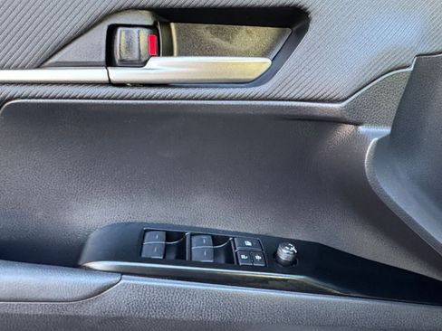 Used 2025 Toyota Camry SE image 20