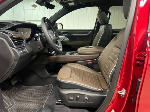 New 2026 GMC Acadia Denali Ultimate w/ LPO, Floor Liner Package image 12