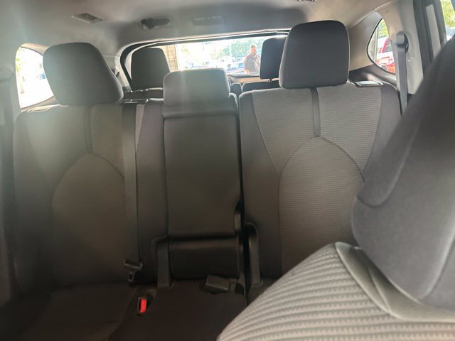Used 2021 Toyota Highlander LE FWD image 42