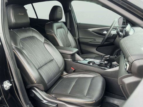 Used 2025 Buick Envista Avenir FWD image 55