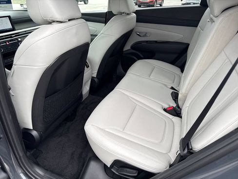 Used 2025 Hyundai Tucson Limited FWD image 31