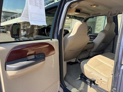 Used 2006 Ford F250 Lariat AWD/4WD image 26