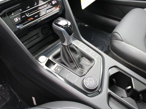 New 2026 Volkswagen Taos SEL AWD/4WD image 17