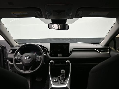 Used 2025 Toyota RAV4 XLE image 29
