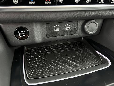 Certified 2025 Nissan Rogue SL w/ Tech Package image 19