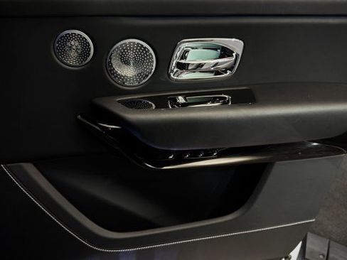 Used 2020 Rolls-Royce Cullinan AWD/4WD image 25