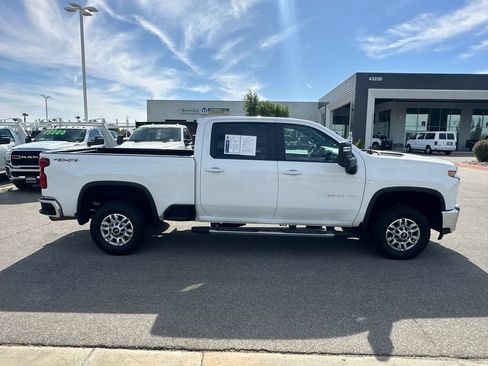 Used 2022 Chevrolet Silverado 2500 LT w/ Convenience Package AWD/4WD image 9