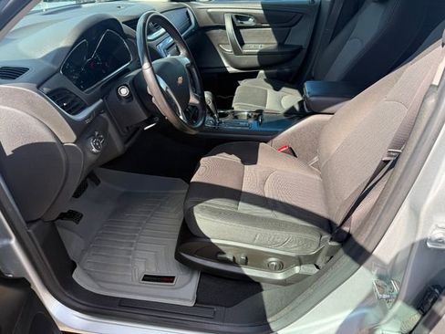 Used 2017 Chevrolet Traverse LT w/ Style and Technology Package AWD/4WD image 14