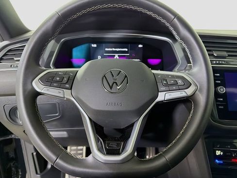 Used 2023 Volkswagen Tiguan SE R-Line image 12