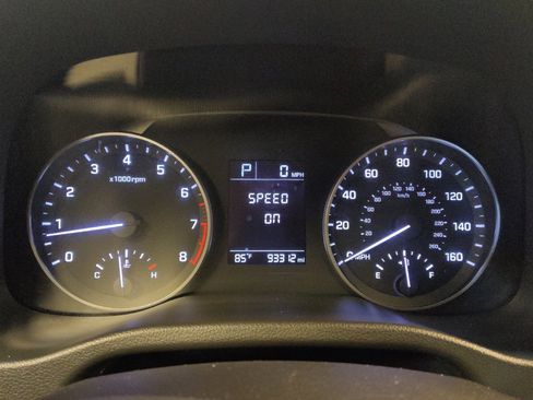 Used 2017 Hyundai Elantra SE FWD image 23