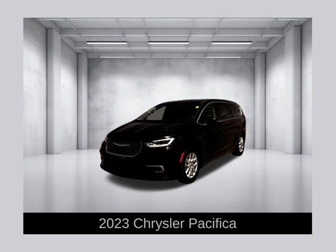 Used 2023 Chrysler Pacifica Touring-L FWD image 1