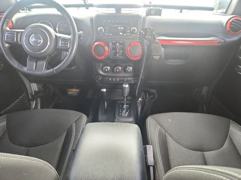 Used 2016 Jeep Wrangler Unlimited Sahara image 21