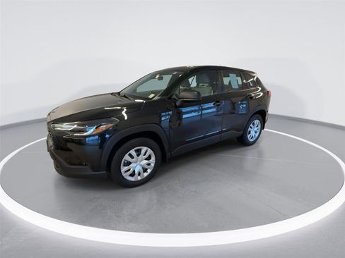 Used 2023 Toyota Corolla Cross L image 4