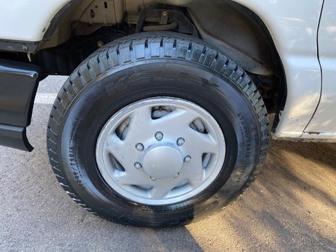 Used 2013 Ford E-250 and Econoline 250 w/ PWR Group image 14