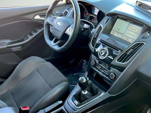 Used 2017 Ford Focus RS AWD/4WD image 6