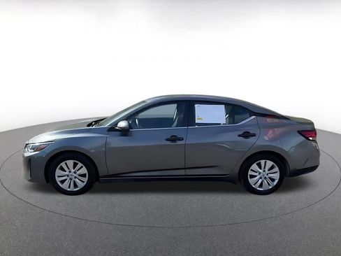 Used 2025 Nissan Sentra S image 9