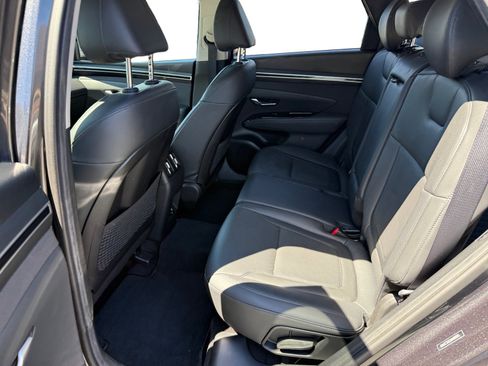 Used 2022 Hyundai Tucson SEL w/ Convenience + Premium Package FWD image 16