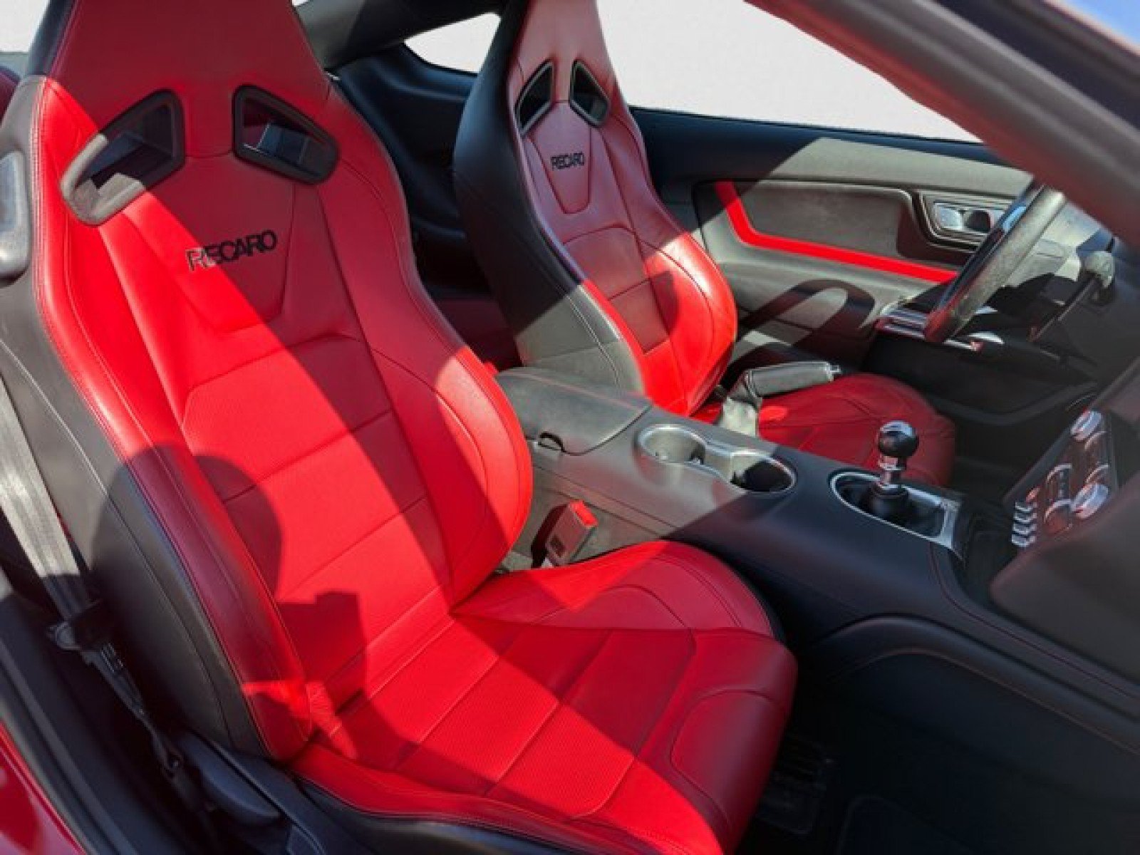 Used 2019 Ford Mustang Premium w/ Equipment Group 201A RWD image 18