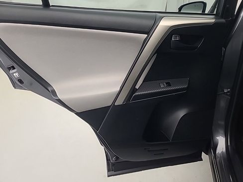Used 2015 Toyota RAV4 LE image 17