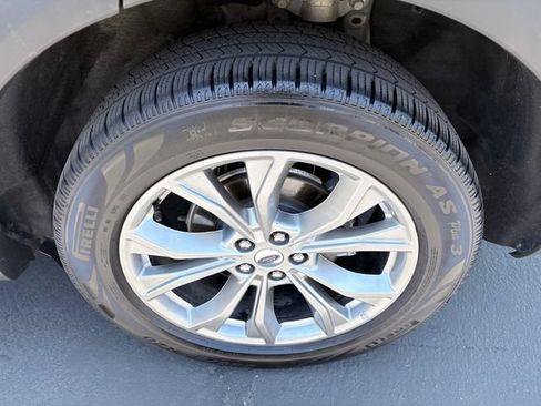 Used 2024 Ford Explorer XLT w/ Equipment Group 202A AWD/4WD image 24