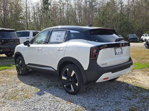 New 2026 Nissan Kicks SR FWD image 6