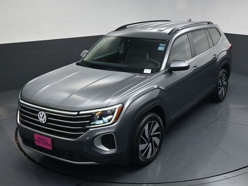 Used 2025 Volkswagen Atlas SE FWD image 6