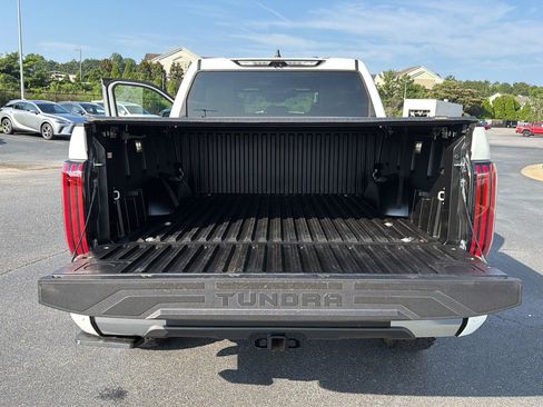Used 2025 Toyota Tundra Limited AWD/4WD image 34