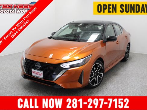 Used 2025 Nissan Sentra SR w/ SR Premium Package FWD image 1