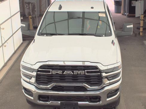 Used 2026 RAM 2500 Big Horn AWD/4WD image 3