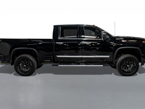 Used 2024 Chevrolet Silverado 2500 High Country w/ High Country Premium Package image 6