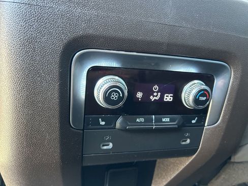 Used 2021 GMC Yukon SLT w/ SLT Luxury Plus Package image 34