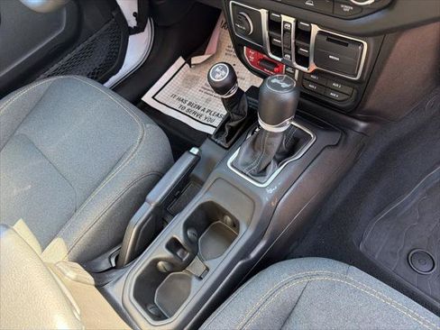 Certified 2025 Jeep Wrangler Willys 4xe image 15